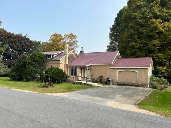 1096 Ridge Rd, Chazy, NY 12921