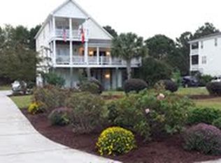 121 Cove Side Ln, Hampstead, NC 28443