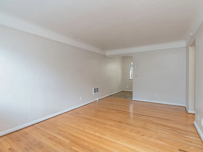 Lovely 1 Bed, 1 Bath at Irving Court Apartments — Photo 8
