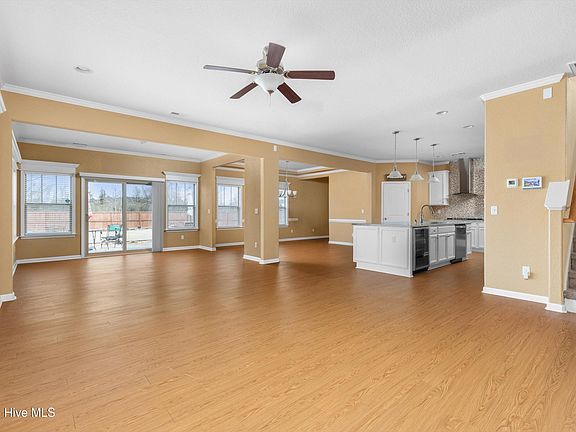 4th image of 200 Shady Oaks Way