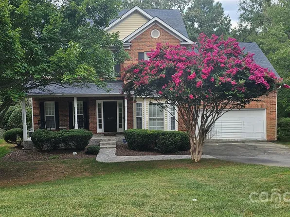 4915 Whitmore Pond Ln, Charlotte, NC 28270