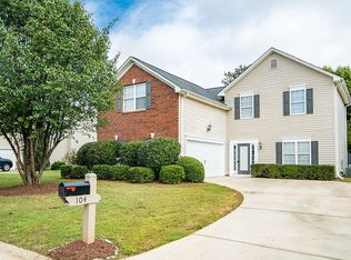 104 Sentinel Ct, Simpsonville, SC 29681