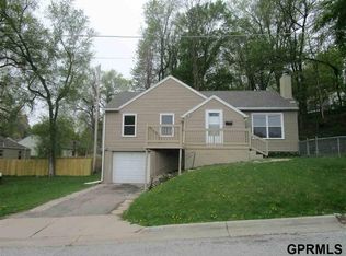 3315 Whitmore St, Omaha, NE 68112