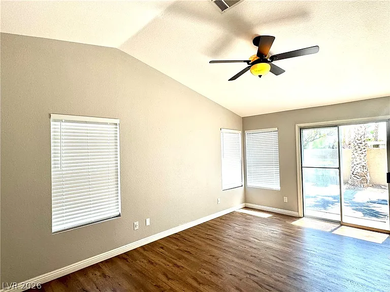 10224 Desert Wind Dr — Photo 14