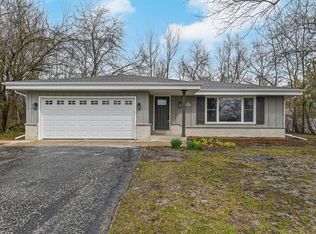 S63W13326 Windsor Rd, Muskego, WI 53150