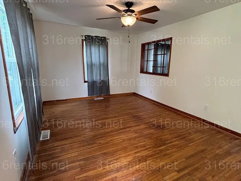 544 N 11th St — Photo 5