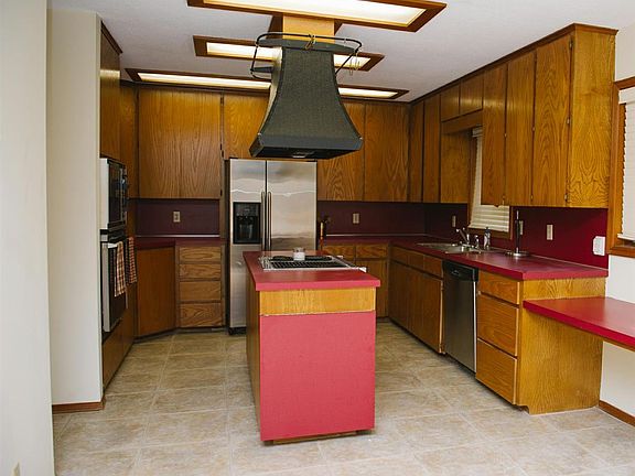 5th image of 1623 N Wildwood Dr