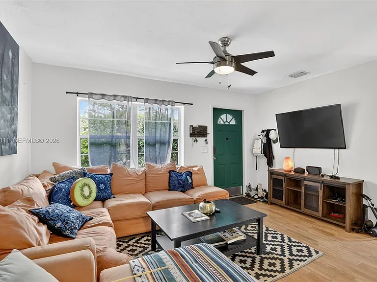 6238 Hayes St — Photo 9