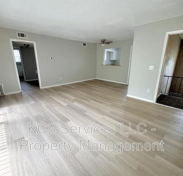 8717 Countryshire Ln — Photo 6