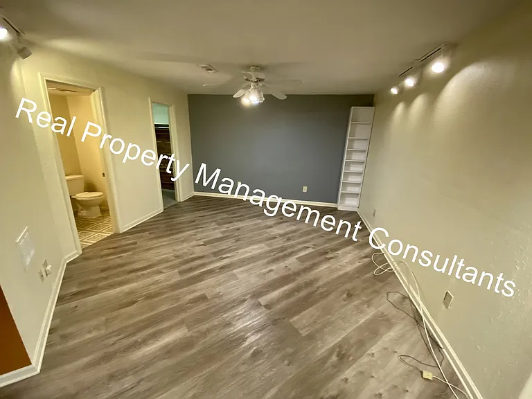 2428 Little Blue Ct — Photo 26