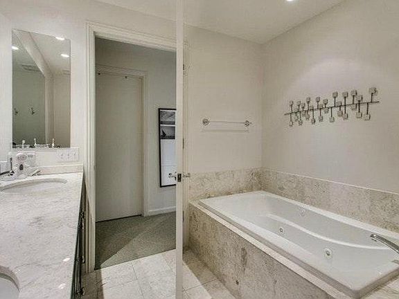 5th image of 530 N Lake Shore Dr APT 2508