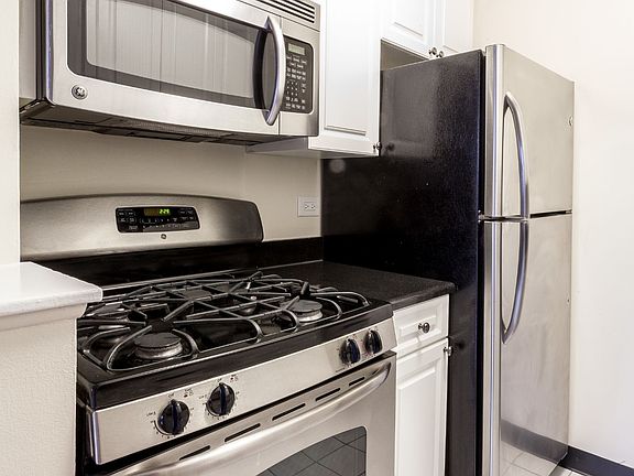 3rd image of 182 E 95th St APT 7d