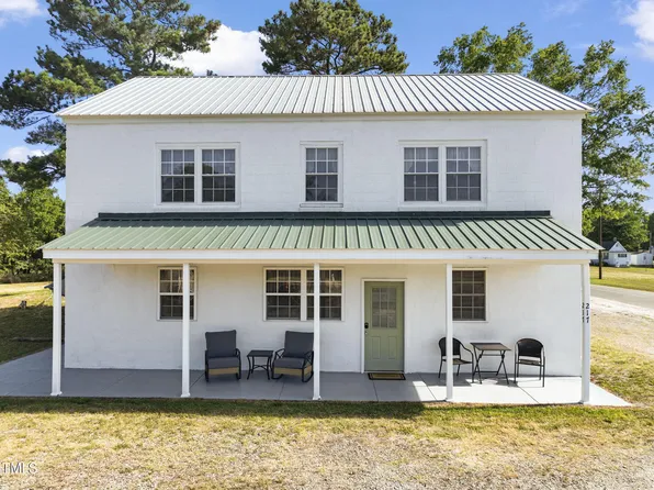 217 Creedle Dr, Clarksville, VA 23927