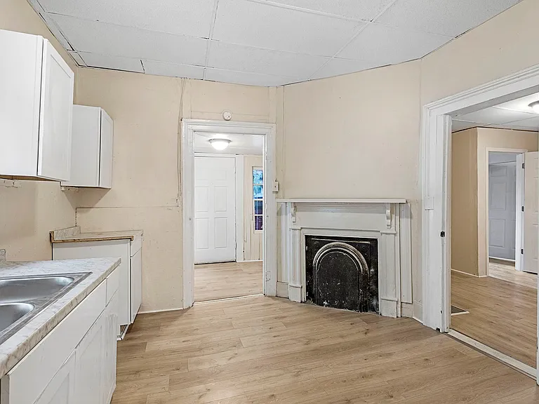 1394 Ross St — Photo 10
