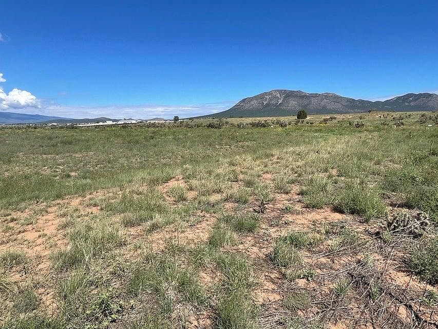 2nd image of 5 Thousand Hills Rd
