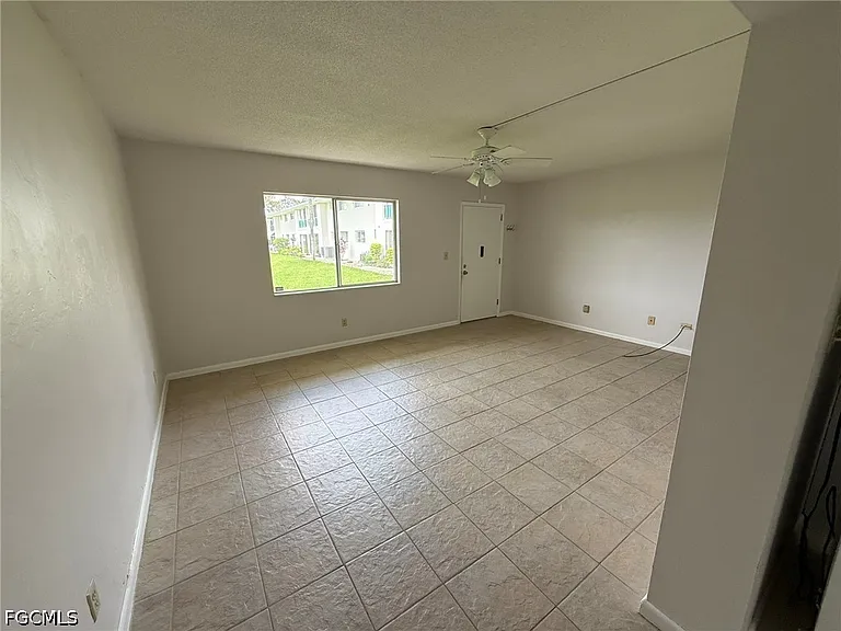 343 Joel Blvd #111 — Photo 8