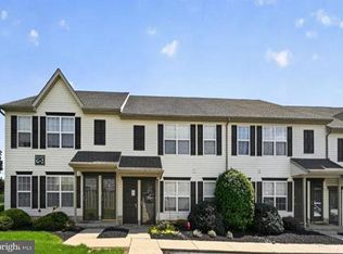 436 Buttonwood Ln #B, York, PA 17406