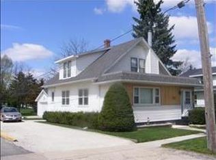 317 Eureka St, Genoa, IL 60135