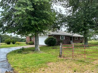 926 Farm Road 1200, Aurora, MO 65605