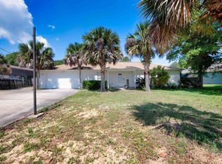 2555 Lincoln Rd, Navarre, FL 32566