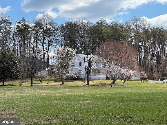 3rd image of 72 Shady Beach Rd