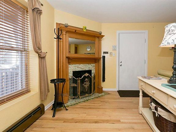 3rd image of 1123 N Sherman St #15
