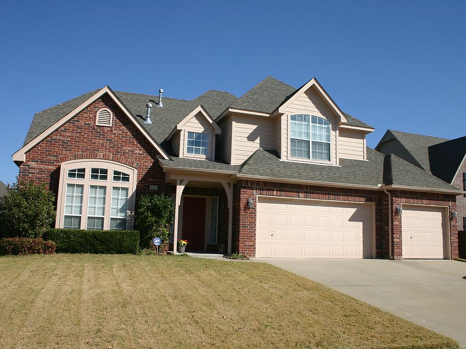 5-bedroom & 3-car garage