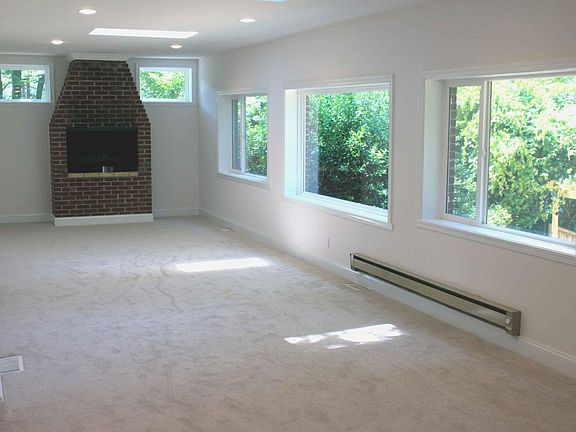 Family Rm w/gas FP & Skylights