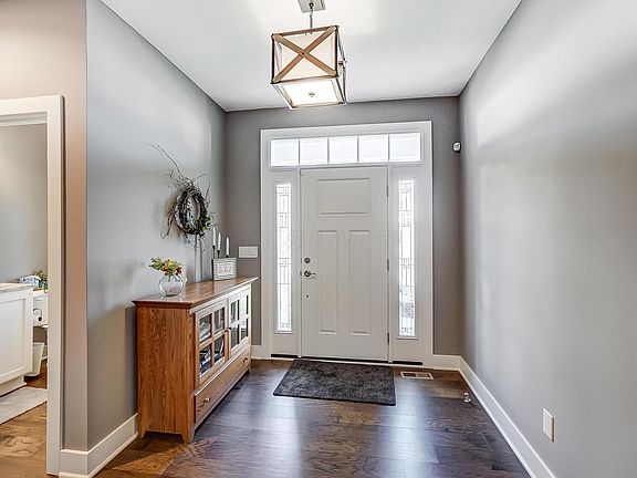 3rd image of 10590 Laguna Cir