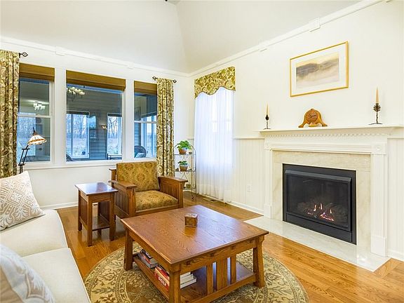 4th image of 4043 Saint James Pkwy