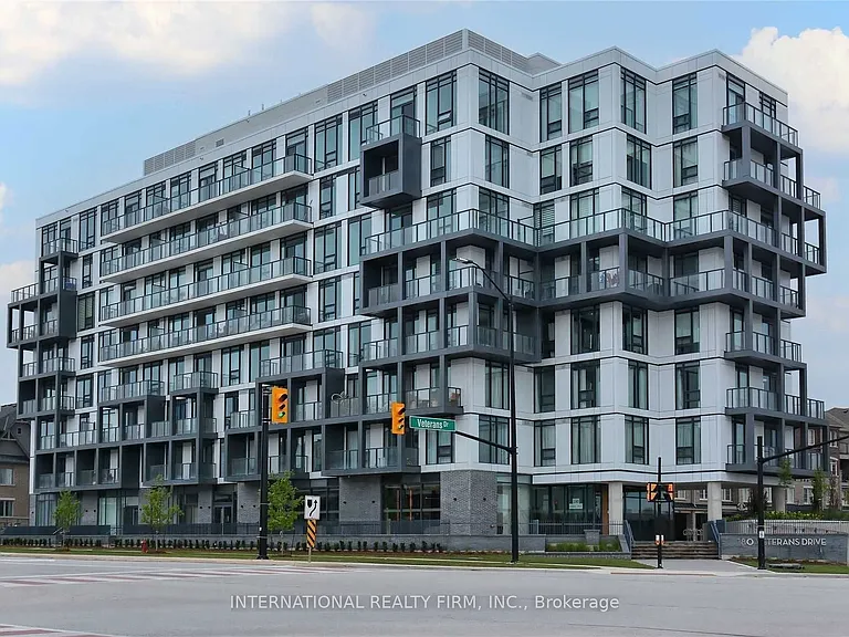 180 Veterans Dr #303 — Photo 1