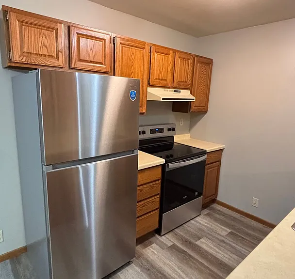 2428 Spooner Ave — Photo 1