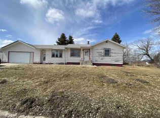 201 John St, Rolette, ND 58366