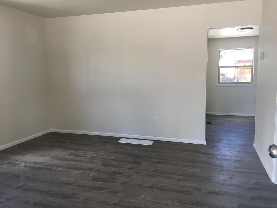 1st image of 2947 W 2nd Ave