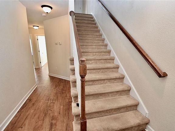2nd image of 2511 New London Ct