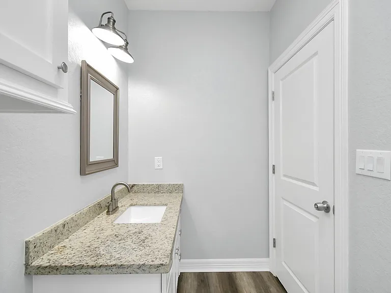 701 S Morgan St — Photo 23
