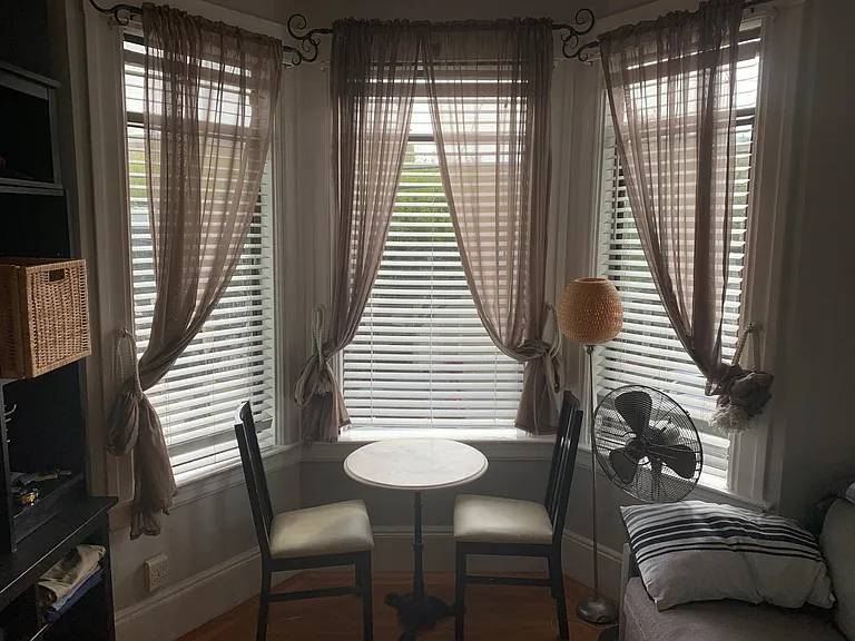 2943 Baker St — Photo 5