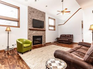 1530 Sunset Ct, Middleton, WI 53562