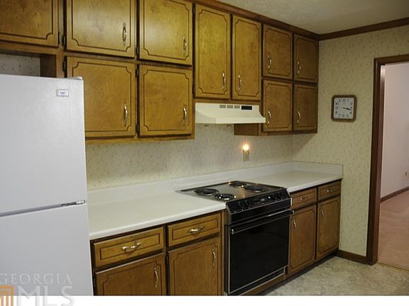 4th image of 140 Monmouth Dr