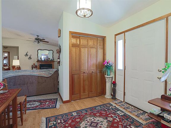 4th image of 207 S 3rd St