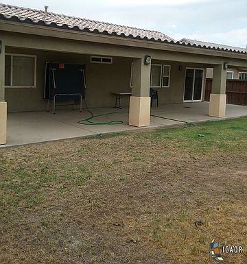 2nd image of 1425 Meadow Dr