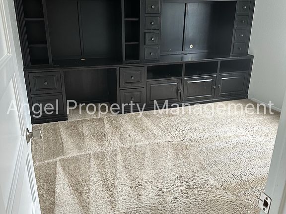 3rd image of 4205 Woodwillow Ln