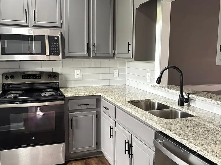3812 Chase Rd NW — Photo 3