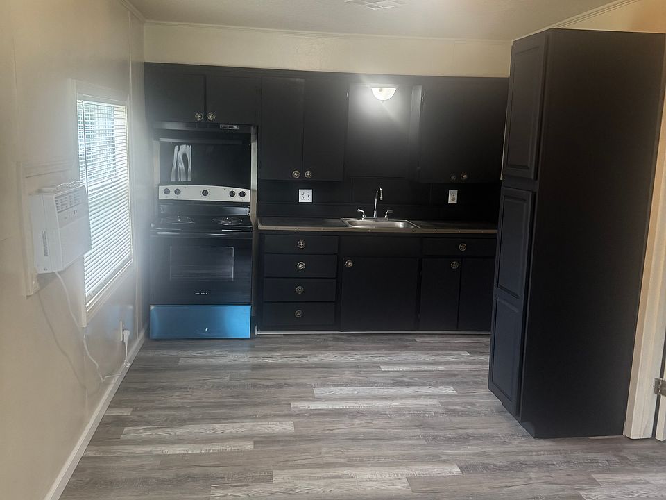 1st image of 202 Sunnyside Ln Unit 4