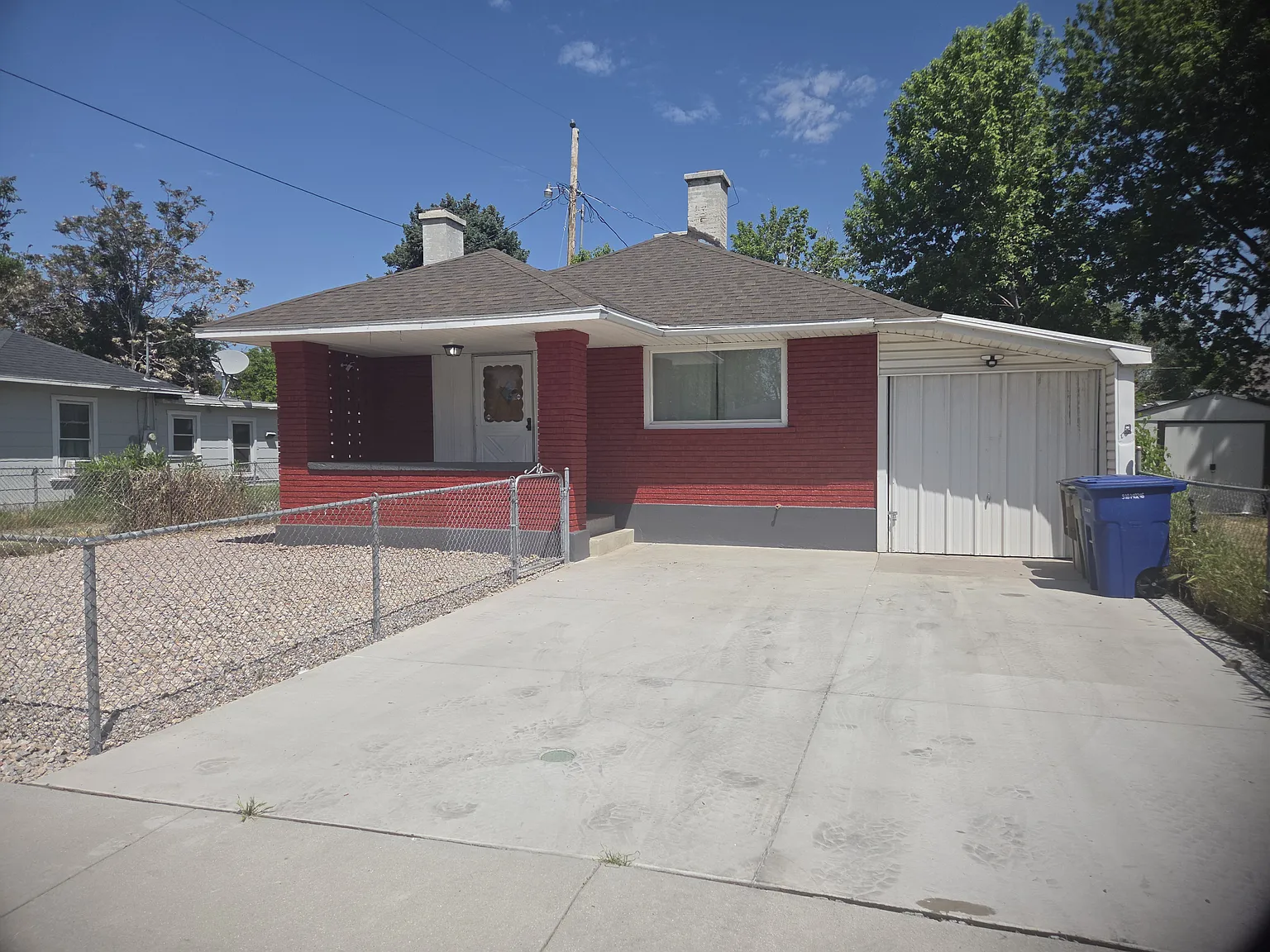 916 W 300 N — Photo 1