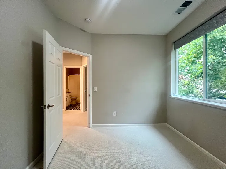2698 Hardies Ln — Photo 13