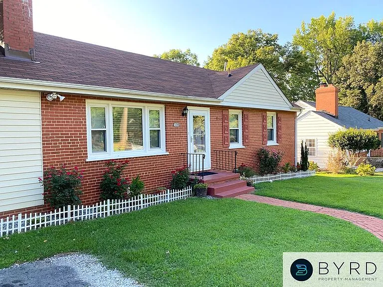 1228 Blue Jay Ln — Photo 3