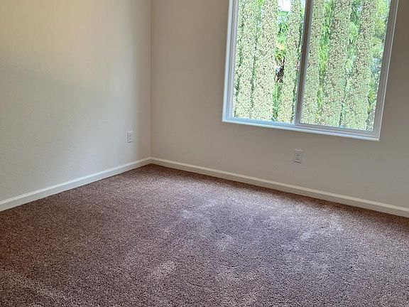 3rd image of 2294 N Apricot Ave