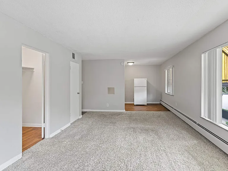 Skylark Apartments — Photo 27