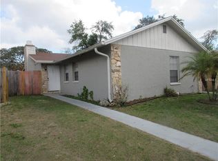 10417 N Hartts Dr, Tampa, FL 33617